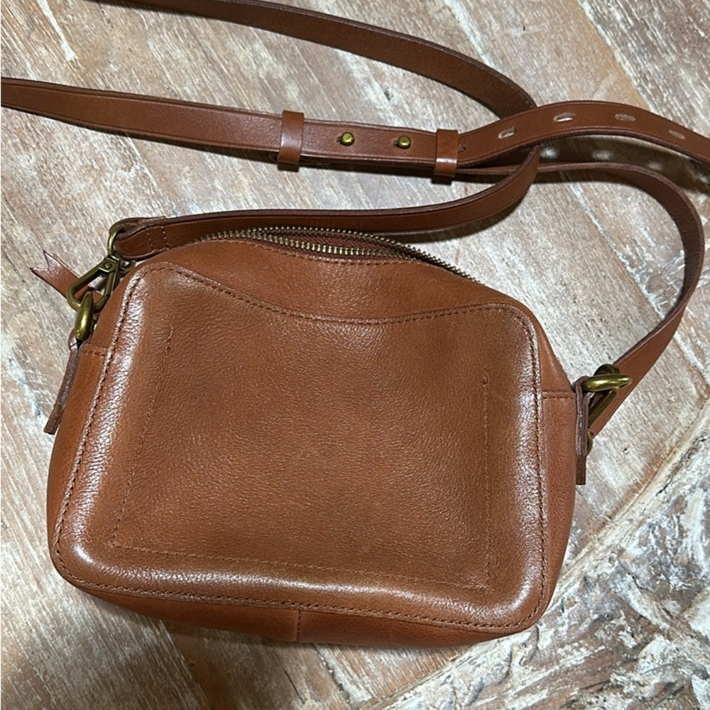 Madewell Transport Camera Crossbody Bag - Picture 2 of 4
